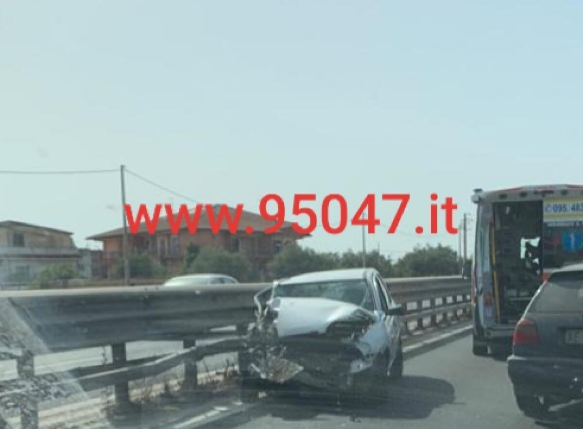 INCIDENTE SULLA SS121 A PALAZZOLO, FERITI - 