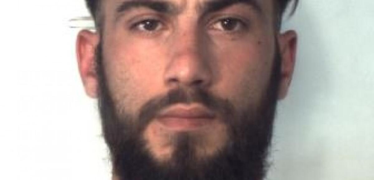 CATANIA: PIZZICATO CON 56 DOSI DI ERBA - 