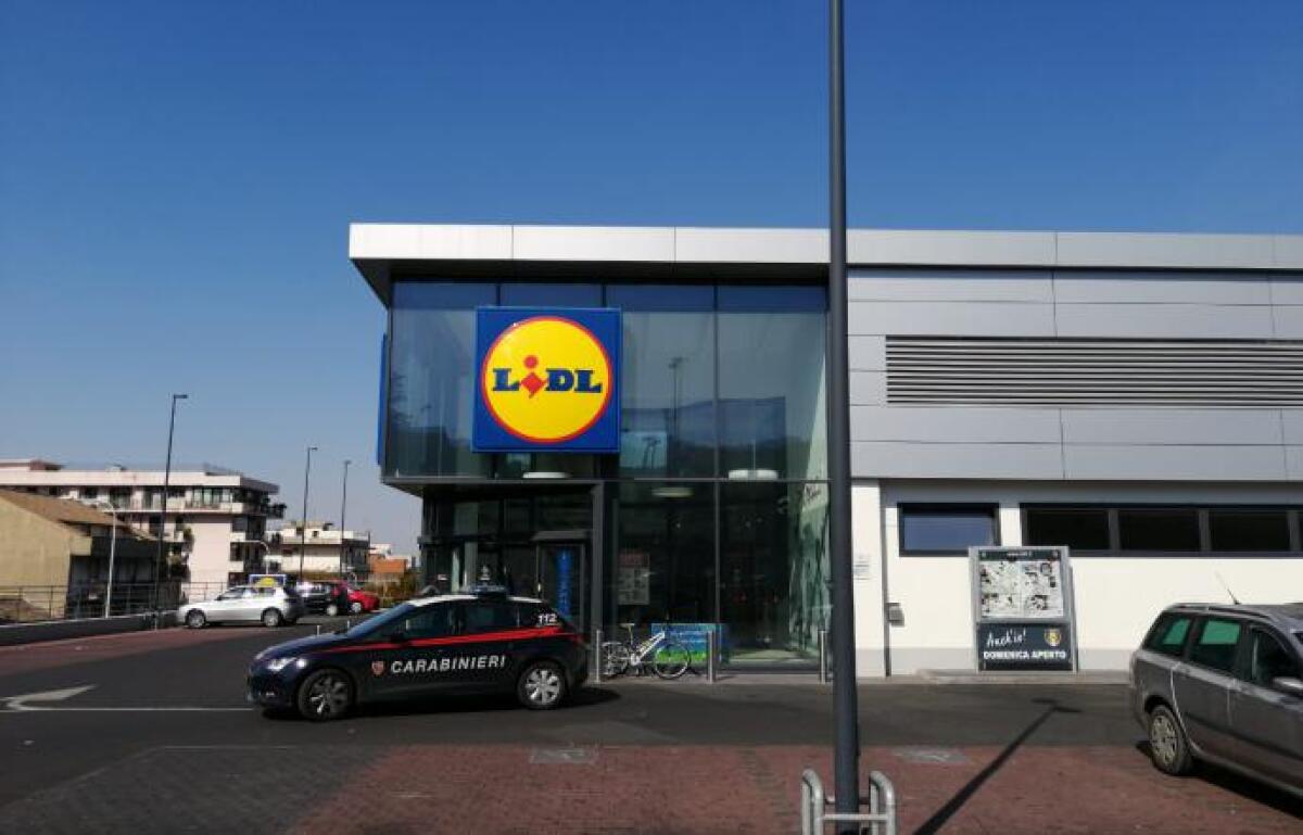 PATERNÒ: RIMANE CHIUSO NEL VANO FRIGORIFERO, LA DISAVVENTURA DI UN AUTOTRASPORTATORE - 