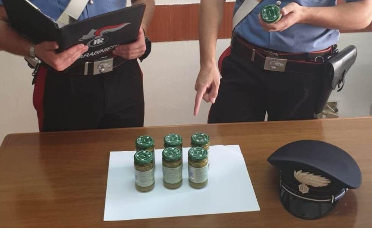 PALERMO: Ruba 63 barattoli di pesto di pistacchio al supermercato - 