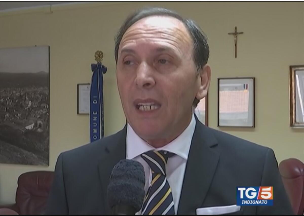 IL SINDACO DI PATERNÒ, RISPONDE ALLA RICHIESTA DI DUE CITTADINI TRASMESSO SU "INDIGNATO SPECIALE" - 