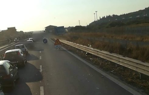 LUNGHE CODE SULLA S.S.121IN DIREZIONE CATANIA,  PER I LAVORI