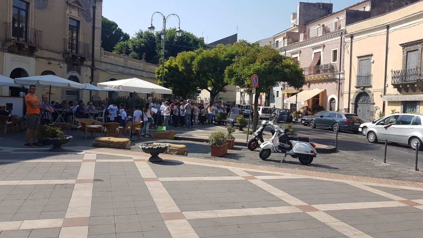 PATERNÒ E' SCESA IN PIAZZA PER INVOCARE LA LEGITTIMA DIFESA PER RUSSO