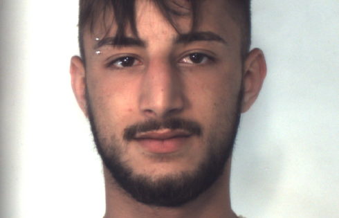 CATANIA: NONOSTANTE AGLI ARRESTI DOMICILIARI PASSEGGIAVA TRANQUILLAMENTE IN CITTÀ