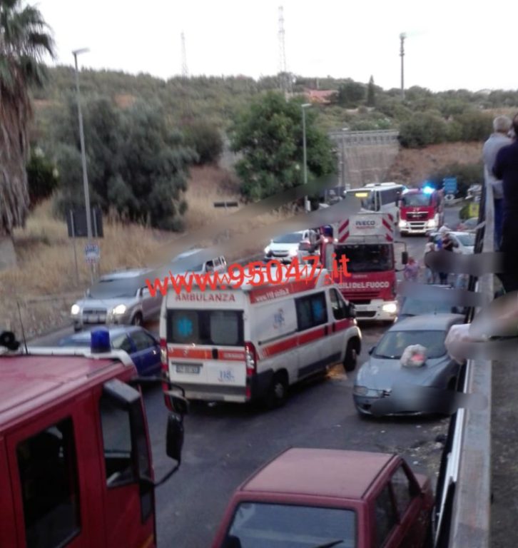 PATERNÒ: FIAMME IN UN APPARTAMENTO AL PALAZZO DI FERRO, TANTA PAURA NESSUN FERITO