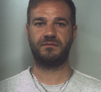 MISTERBIANCO.: COLTIVAVA CANNABIS A CASA, ARRESTATO