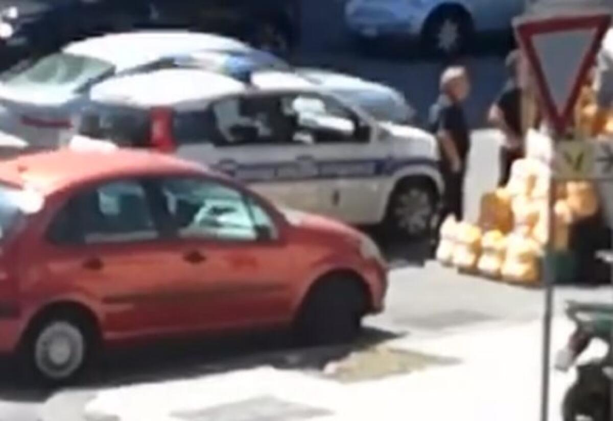CATANIA, VIGILI URBANI IN SERVIZIO ACQUISTANO FRUTTA IN STRADA,AVVIATO PROCEDIMENTO DISCIPLINARE - 