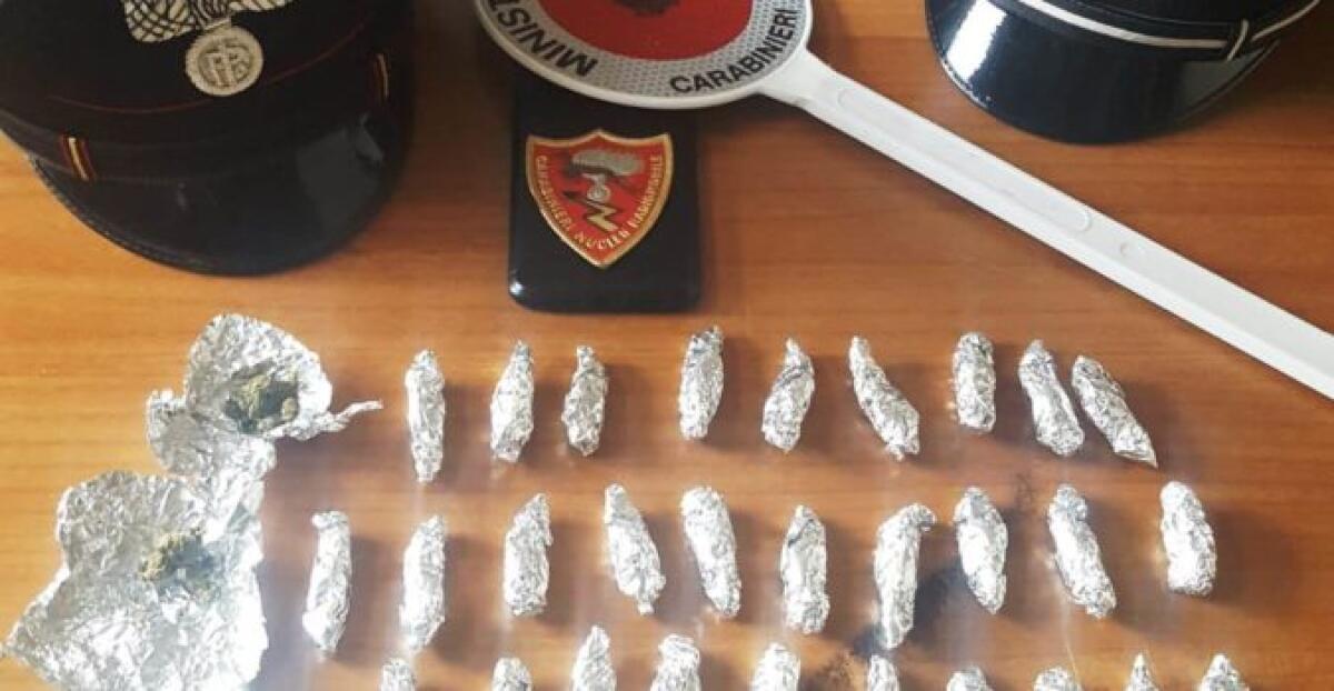 CATANIA. SMART IN FUGA CON LA DROGA A BORDO: AUTISTA BLOCCATO ED ARRESTATO - 