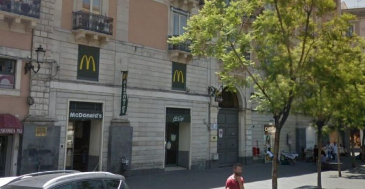 CATANIA, ASSALTO A MANO ARMATA AL MC DONALD DI PIAZZA STESICORO: ARRESTATI I 4 AUTORI - 