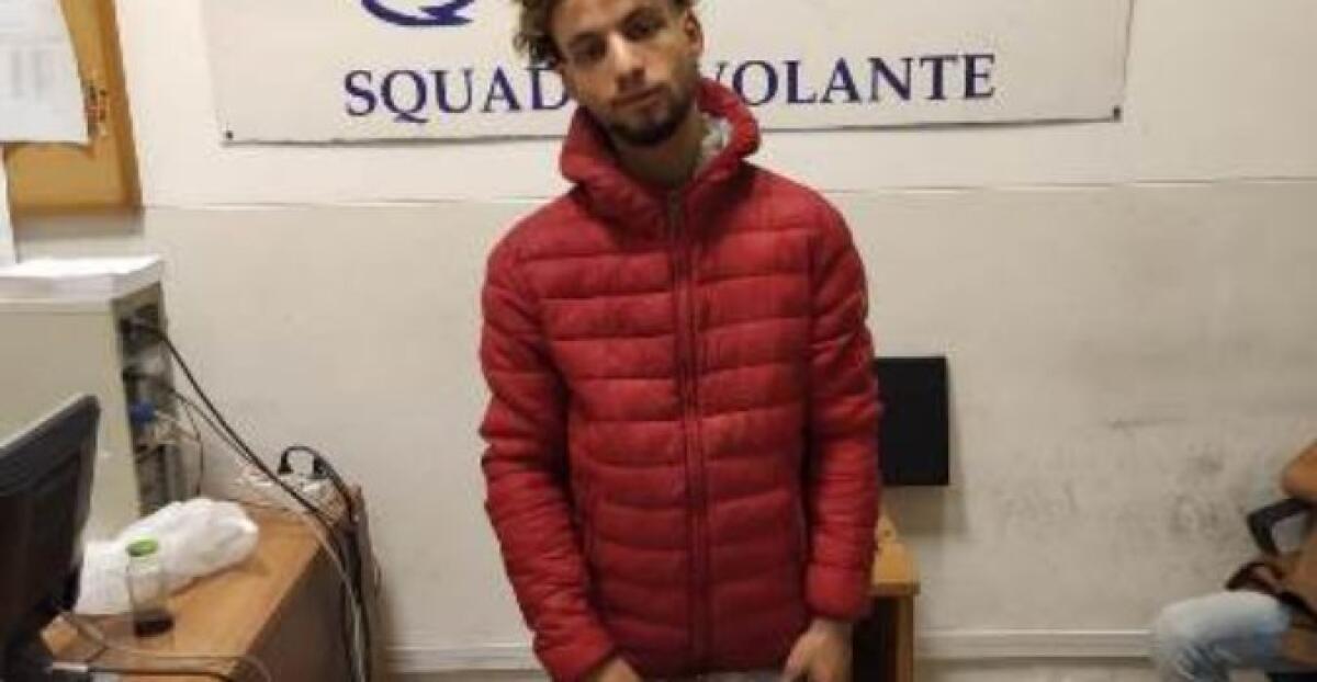 CATANIA,SALTAVA DA UN BALCONE ALL’ALTRO E SI ARRAMPICAVA SULLE GRONDAIE -ARRESTATO - 