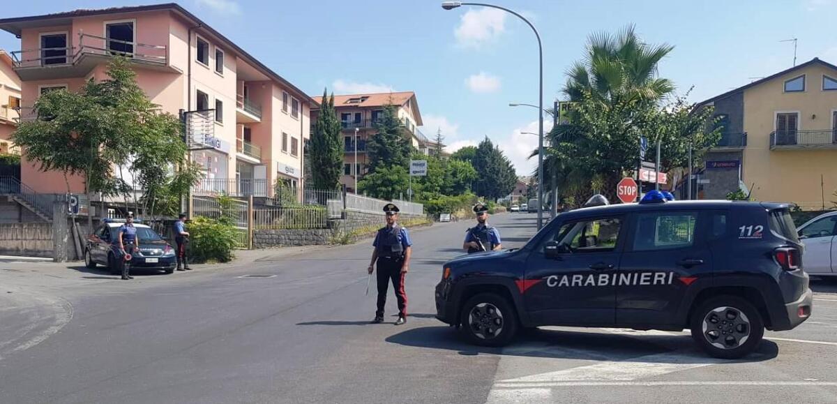 BRONTE: CONTROLLI AGLI ESERCIZI COMMERCIALI E ALLA SICUREZZA STRADALE: SEQUESTRATI NUMEROSI VEICOLI - 