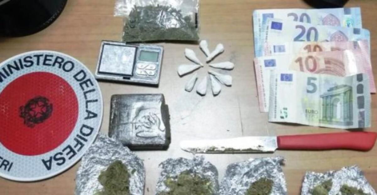 CATANIA, DROGA “PER TUTTI I GUSTI” SPACCIATA SOTTO CASA: UN ARRESTO - 