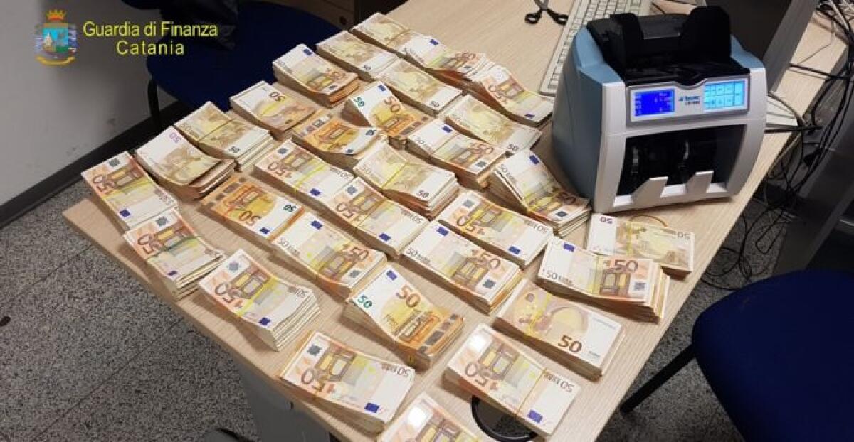 CATANIA, CONTROLLI ESTIVI IN PORTO E AEROPORTO: SEQUESTRATI 265MILA EURO - 