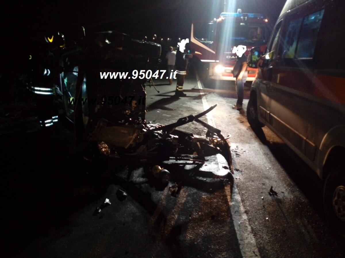 GRAVISSIMO INCIDENTE SULLA SS192, DUE FERITI - 