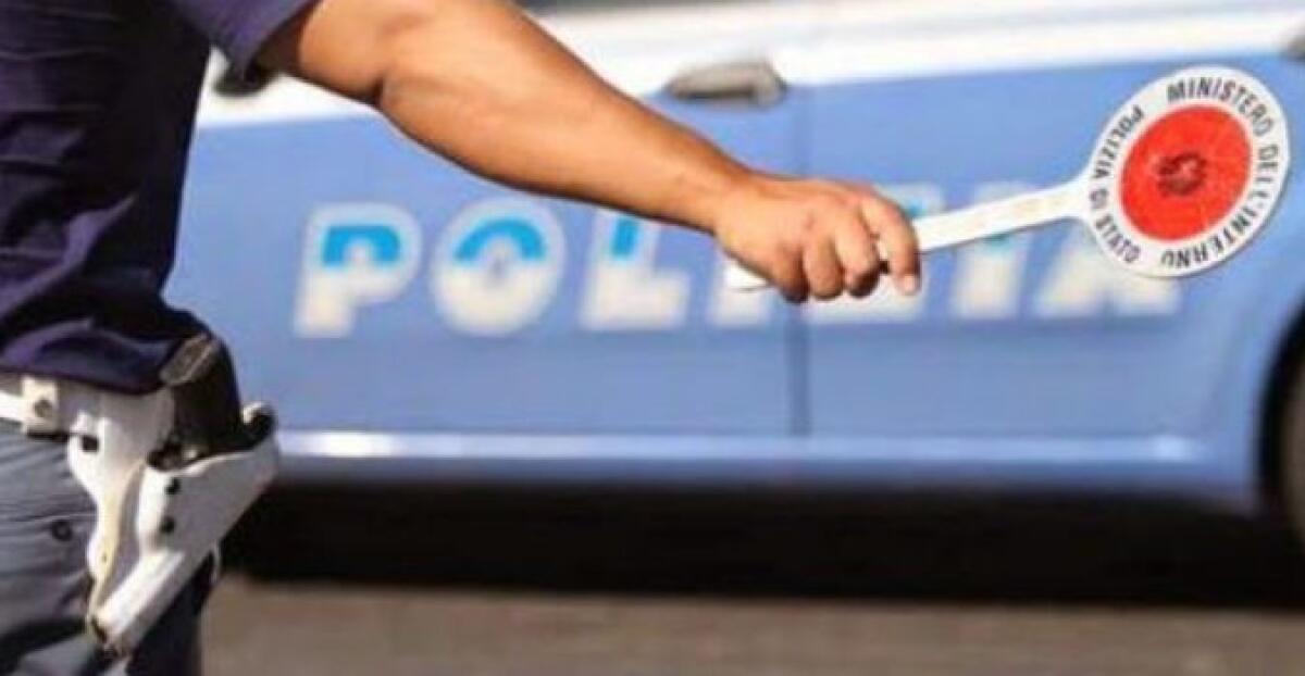 CATANIA, FUGGE ALL’ALT DELLA POLIZIA E SCATTA L’INSEGUIMENTO: DONNA DENUNCIATA - 