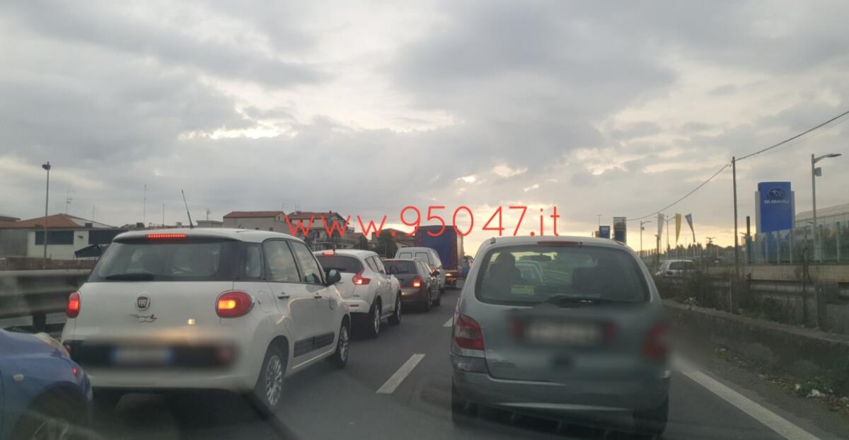 SS121 LAVORI, LUNGHE CODE IN DIREZIONE CATANIA - 