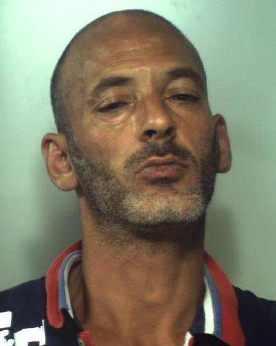 CATANIA. MINACCIA UN CARABINIERE PRETENDENDO I SOLDI DEL PARCHEGGIO:  CLANDESTINO IN MANETTE