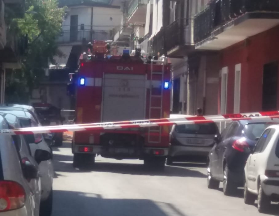 PATERNO' FUGA DI GAS IN VIA CARSO, EVACUATA LA ZONA
