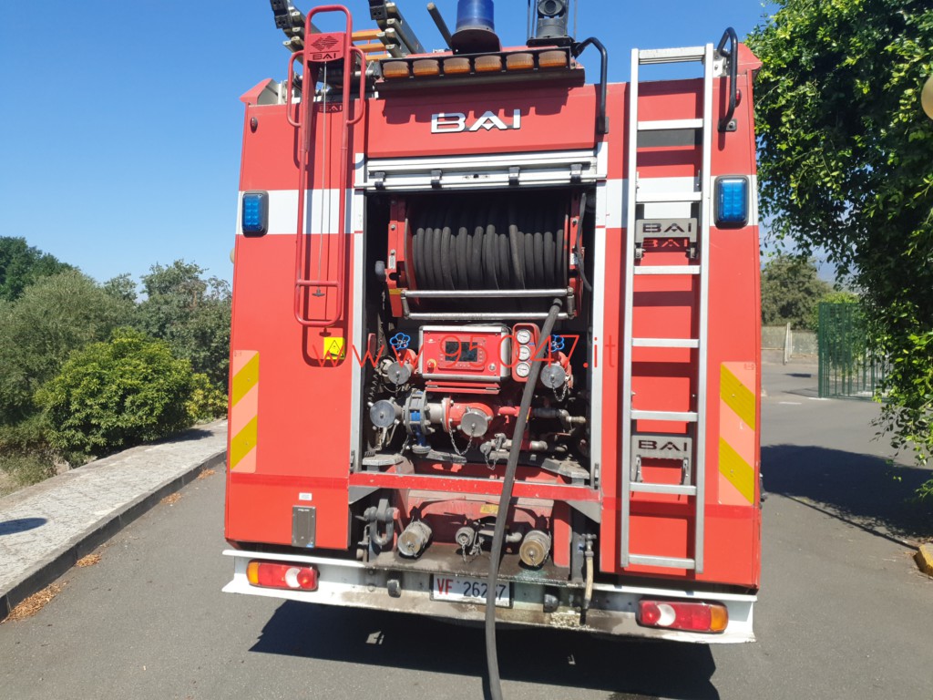 PATERNÒ: INCENDIO NEI PRESSI DELL'OSPEDALE, A FUOCO STERPAGLIE