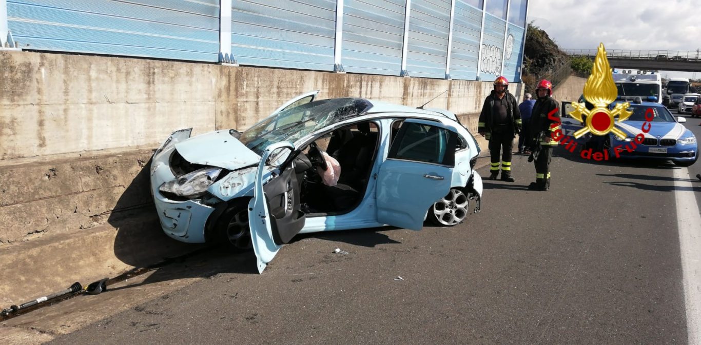 INCIDENTE STRADALE AUTONOMO SULLA TANGENZIALE DI CATANIA, FERITA 30 ENNE