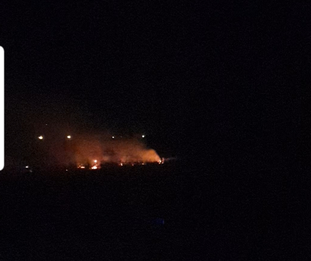 INCENDIO STERPAGLIE A RIDOSSO DELLA SUPERSTRADA 121