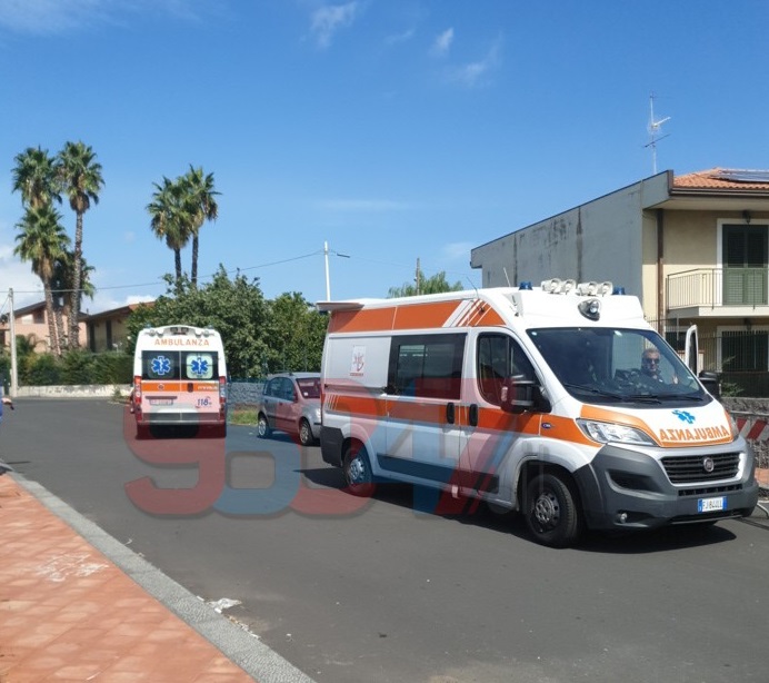 SAN GIOVANNI LA PUNTA: AUTO SI RIBALTA, CONDUCENTE FERITO