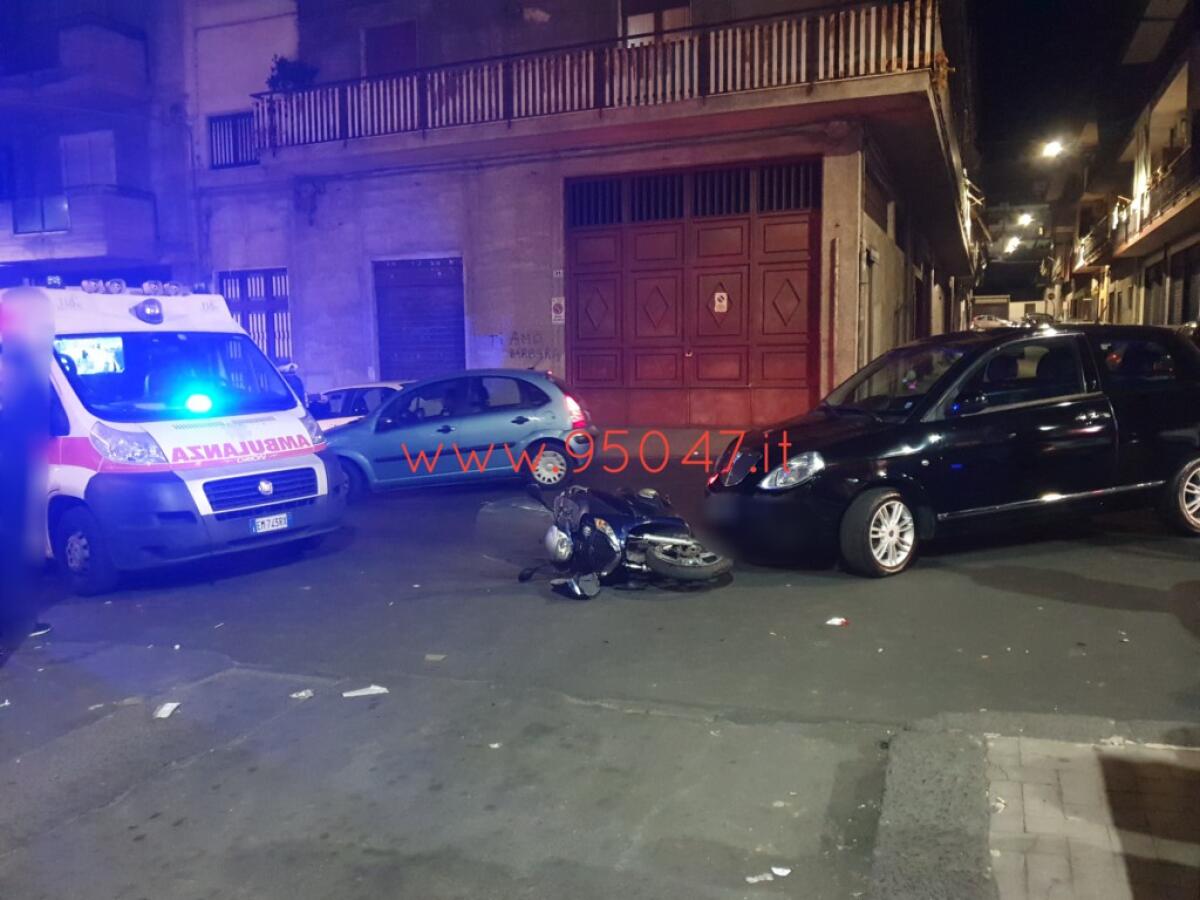 SCONTRO AUTO-SCOOTER IN VIA SARDEGNA, RAGAZZA FERITA - 