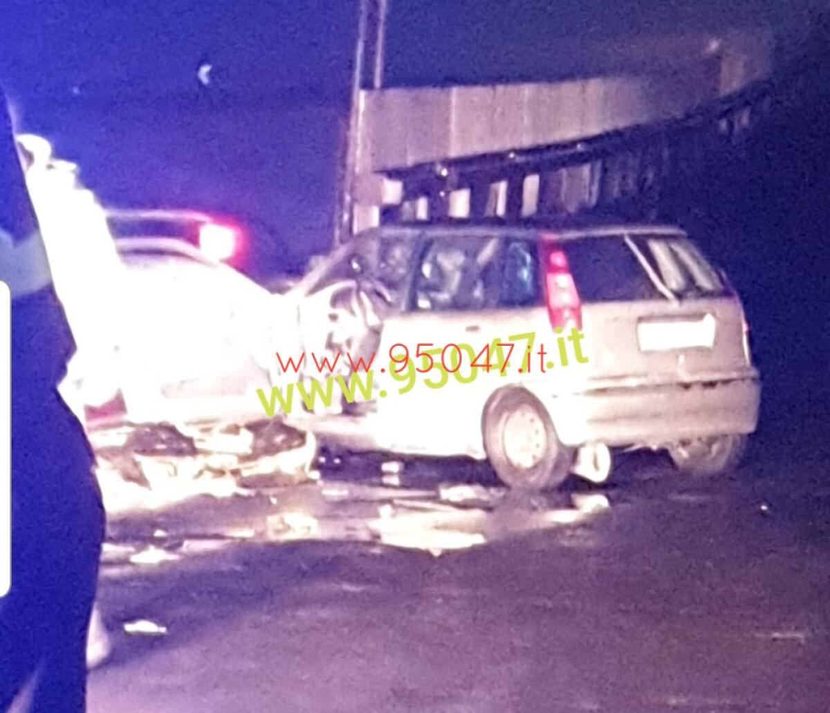 GRAVISSIMO INCIDENTE SULLA SS121, MUORE 65ENNE DI MOTTA SANT'ANASTASIA, GRAVE LA MOGLIE - 