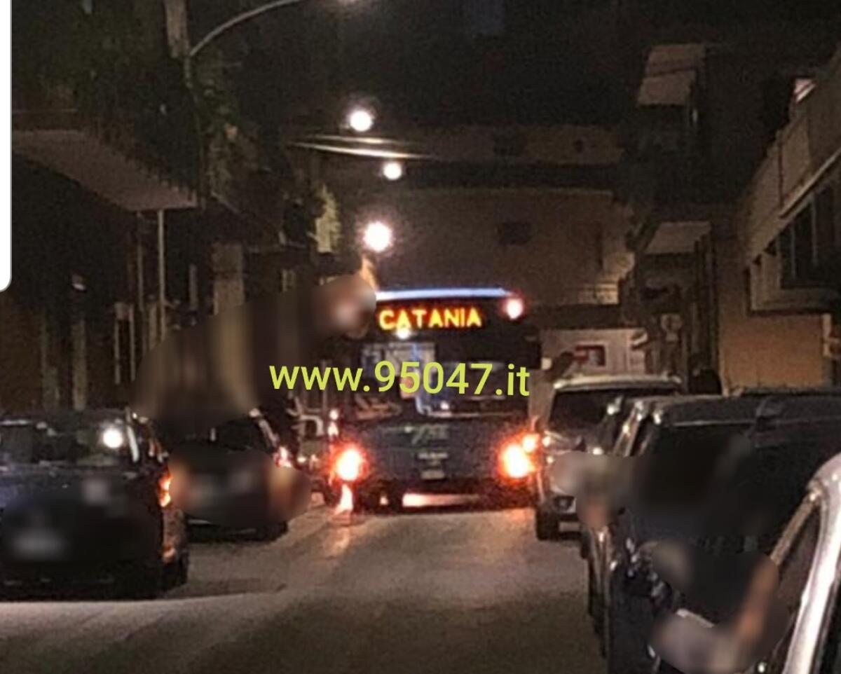 PATERNO': ENNESIMO CASO DI SOSTA SELVAGGIA - 