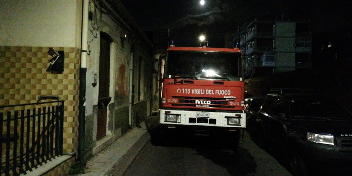 CATANIA: PERDITA DI METANO, INTERVENGONO I VIGILI DEL FUOCO - 