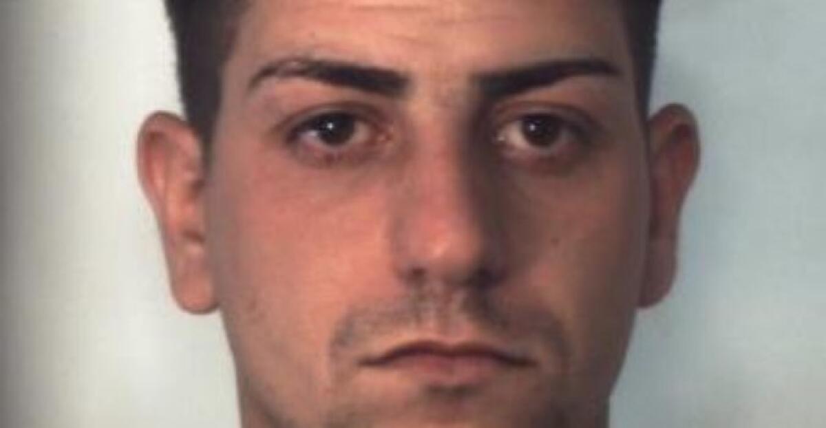 CATANIA, SENZA PATENTE NON SI FERMA ALL’ALT: INSEGUITO E ARRESTATO - 