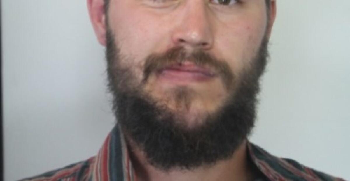 CATANIA, AGGREDISCE A MORSI UN AGENTE IN PIAZZA DUOMO - 