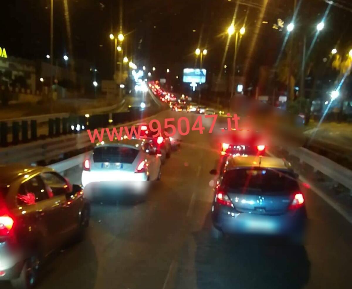 TRAFFICO IN TILT SULLA SS121: OLIO SULL’ASFALTO - 