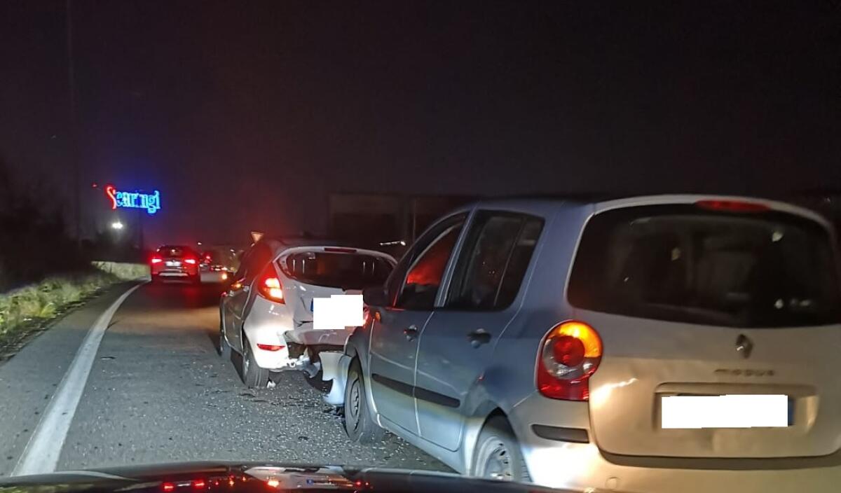 TAMPONAMENTO NEI PRESSI SVINCOLO CIRCONVALLAZIONE DI CATANIA - 