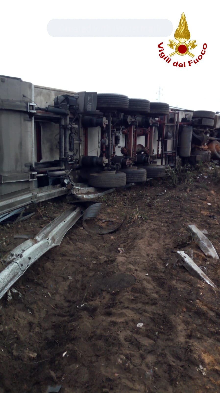 CAMION RIBALTATO IN TANGENZIALE: RIPRISTINATA LA CIRCOLAZIONE