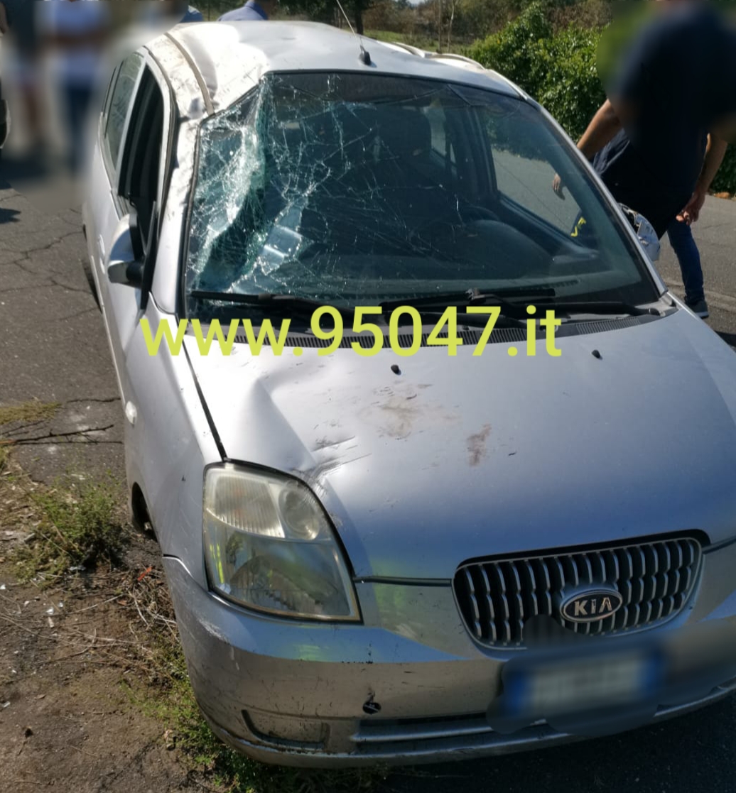CAMPORTONDO ETNEO: AUTO SI RIBALTA, FERITO CONDUCENTE