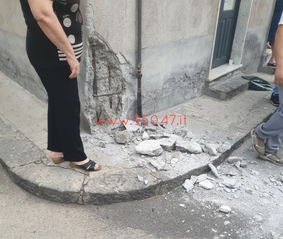 PATERNÒ: INCIDENTE IN LARGO FIUGGI