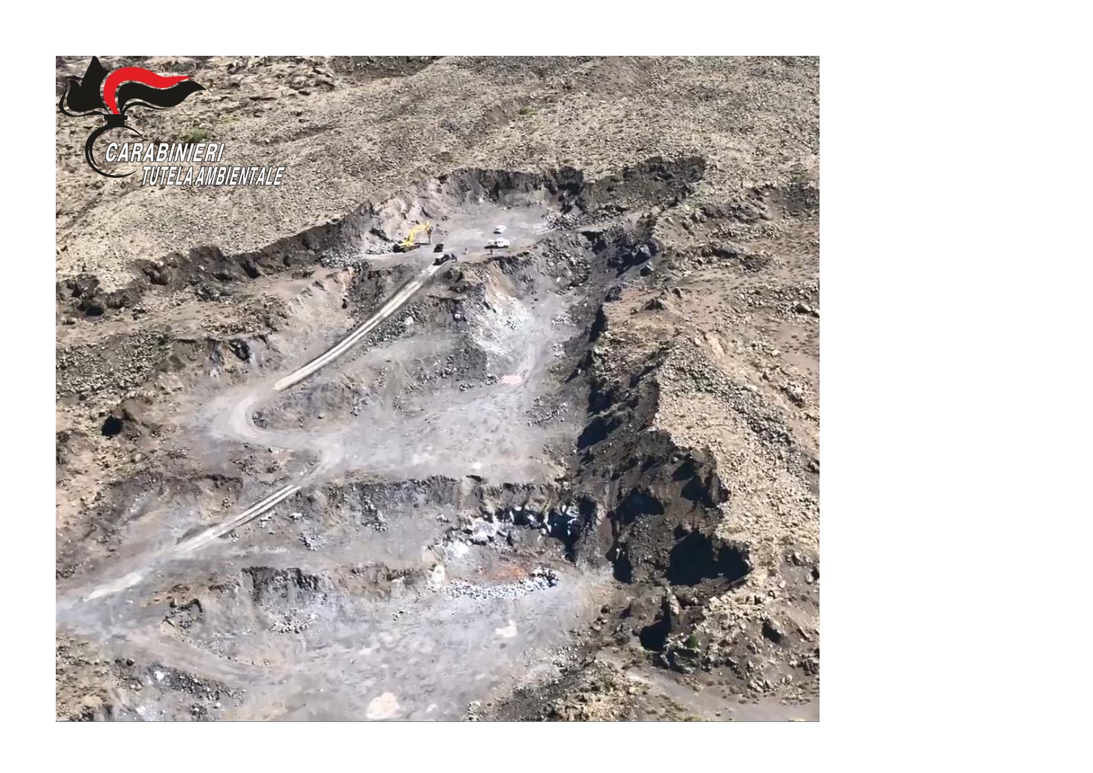 BRONTE: SEQUESTRATA UNA CAVA ABUSIVA DI MATERIALE BASALTICO LAVICO DI BEN  80.000 MQ.