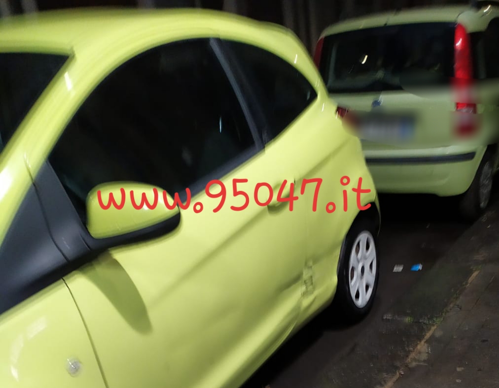 PATERNÒ: VIA FALLICA, AUTO PROVOCA INCIDENTE E SCAPPA