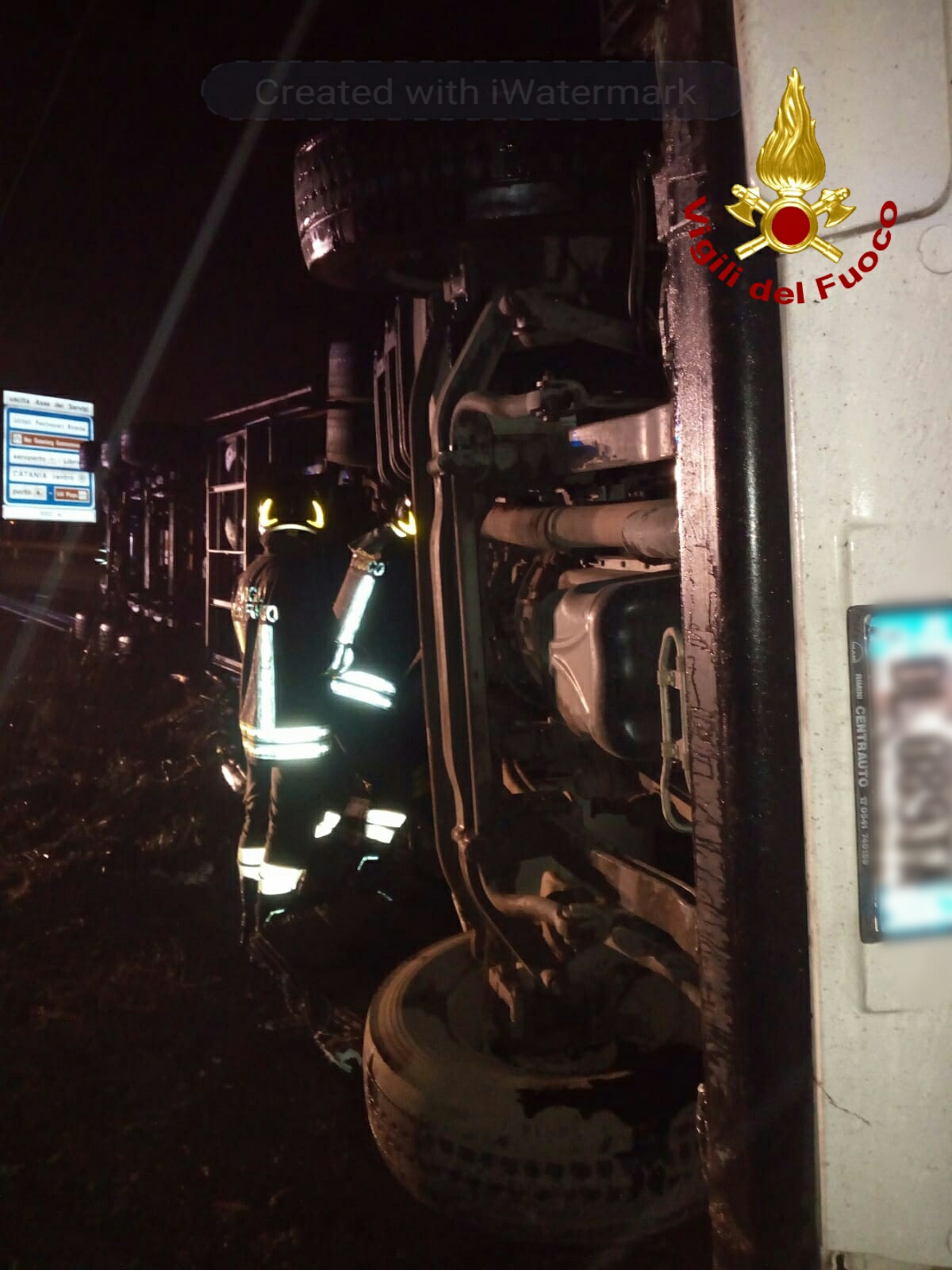 CAMION RIBALTATO IN TANGENZIALE: RIPRISTINATA LA CIRCOLAZIONE