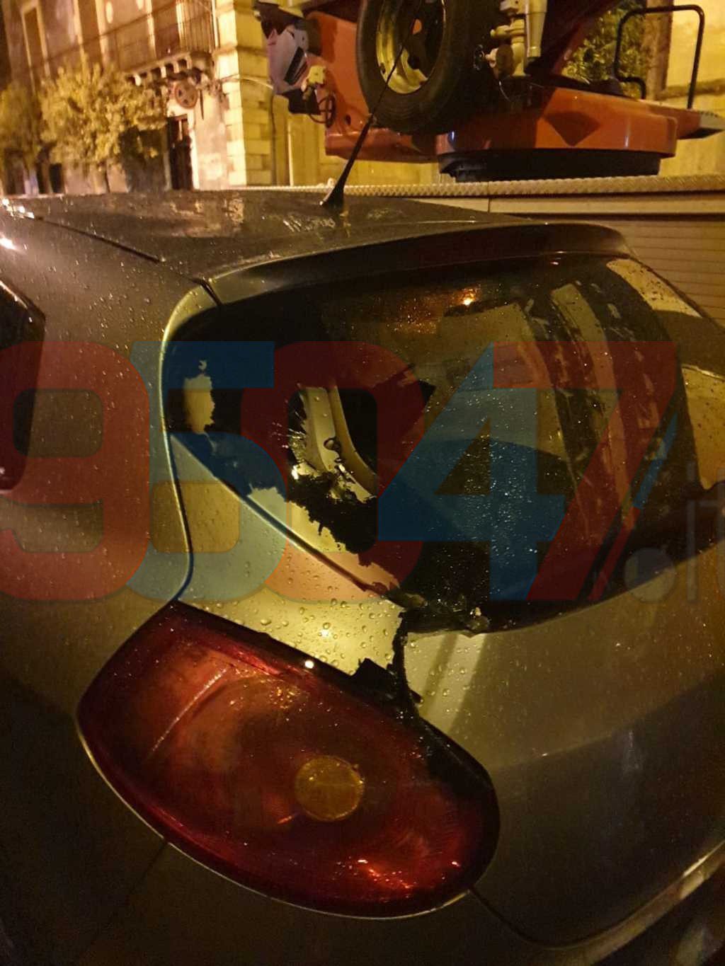 BOMBA D'ACQUA SU MISTERBIANCO, FULMINE COLPISCE CAMPANILE DI UNA CHIESA - LE FOTO