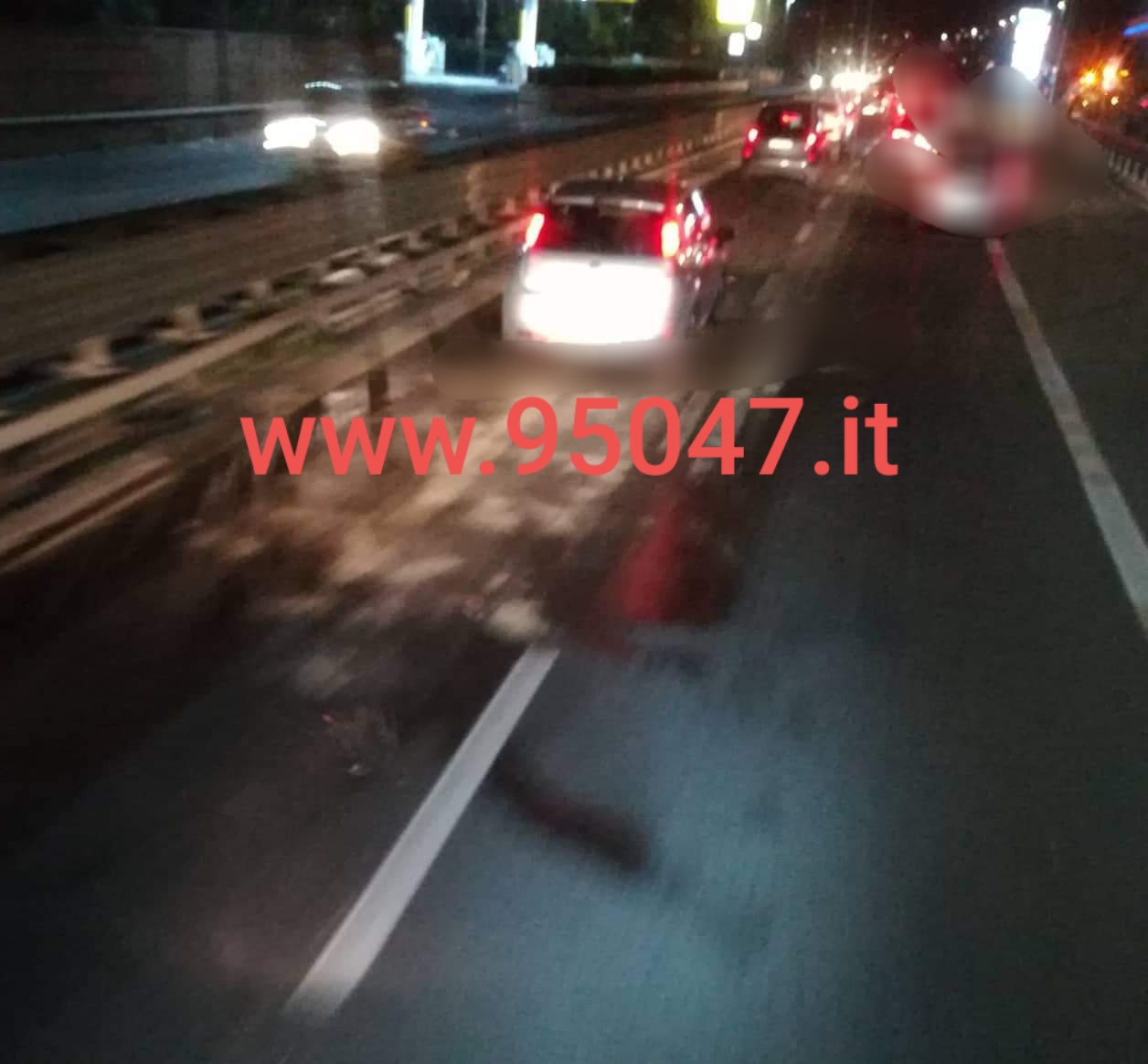 TRAFFICO IN TILT SULLA SS121: OLIO SULL’ASFALTO