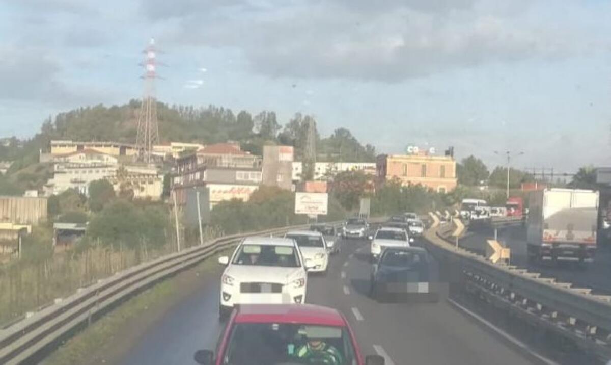 ENNESIMO INCIDENTE SULLA SS121, LUNGHE CODE - 