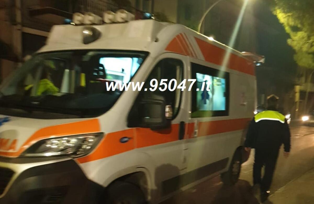 PATERNO': INCIDENTE IN VIA SCALA VECCHIA - 