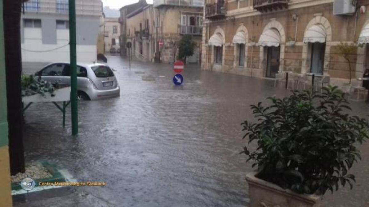 MALTEMPO IN SICILIA, L'ALLUVIONE METTE IN GINOCCHIO LICATA - 