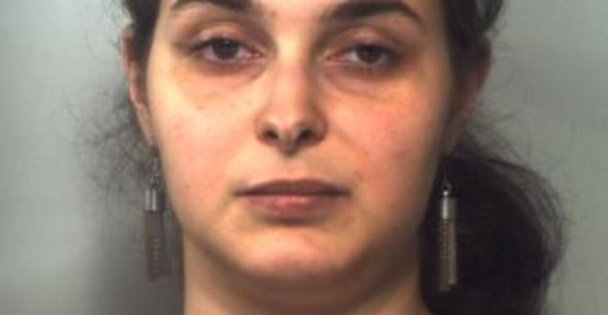 BIANCAVILLA: RAZZIA FARMACIA IN VIALE DEI FIORI,  IN MANETTE 25ENNE DI ADRANO - 