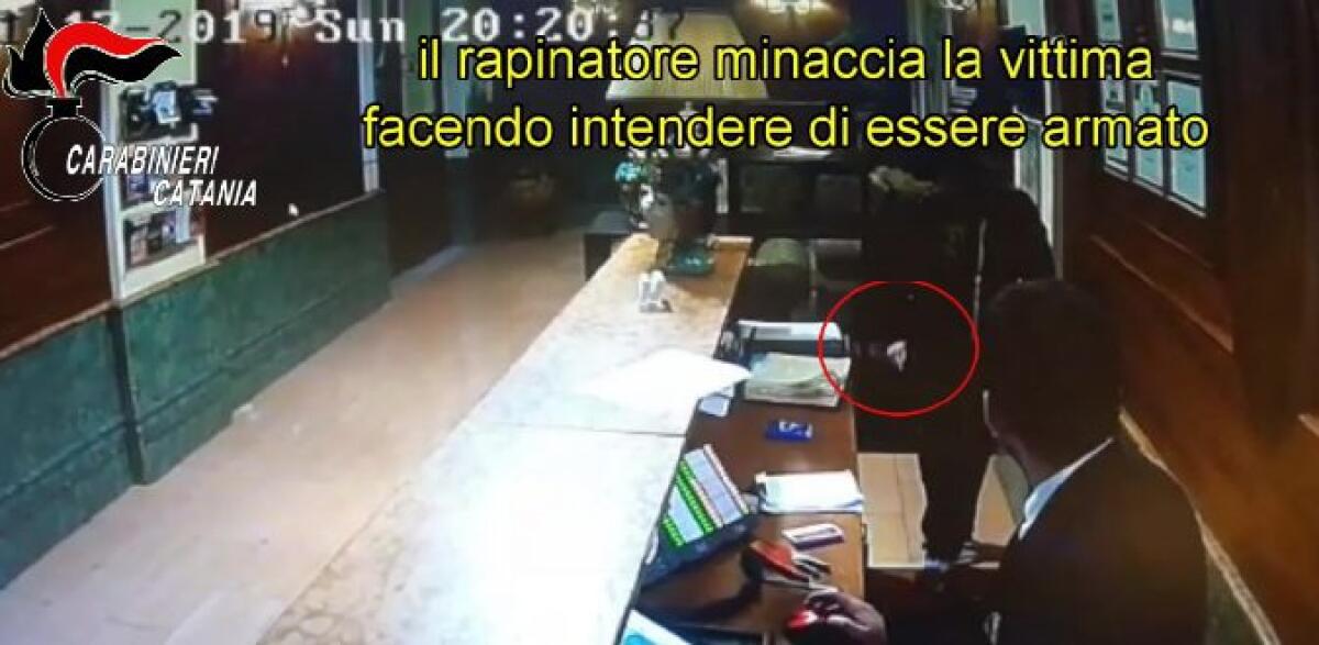 CATANIA RAPINA HOTEL E TORNA A CASA IN BUS - 