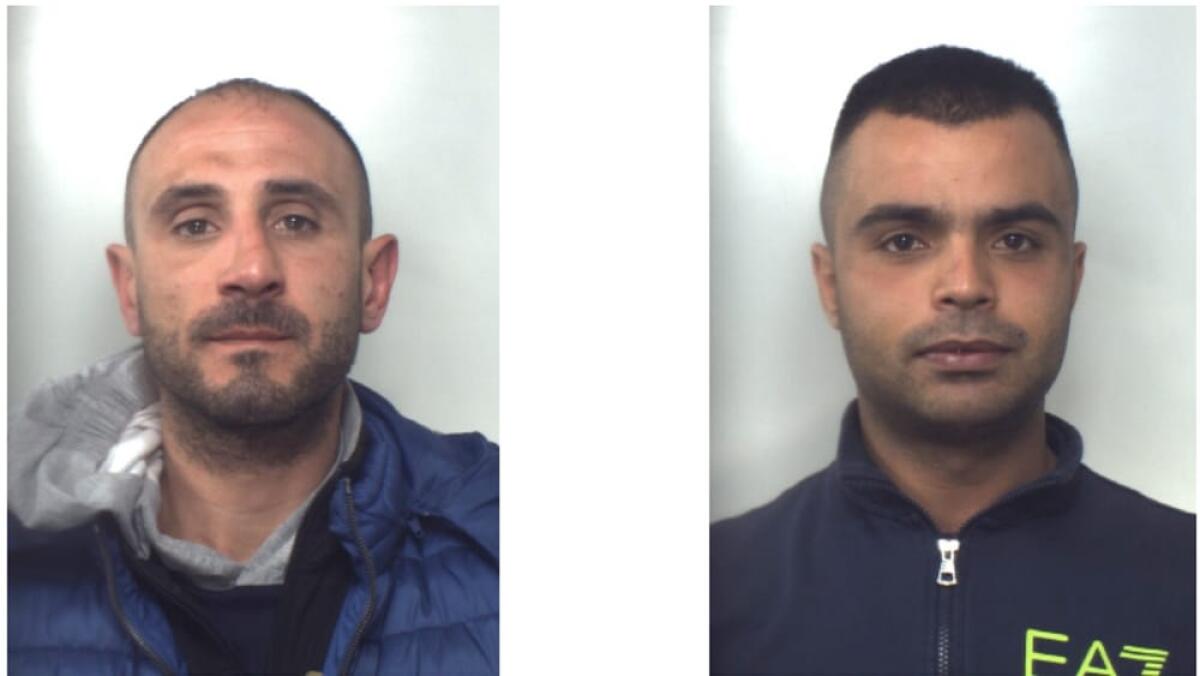 ACIREALE: PRESI MENTRE NASCONDONO LA COCAINA DENTRO UN MURO - 