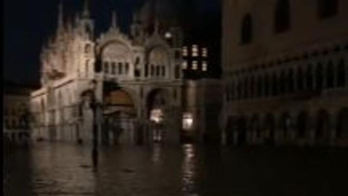 L’ACQUA ALTA A VENEZIA RAGGIUNGE I 187 CENTIMETRI, ALLAGATA ANCHE LA BASILICA DI SAN MARCO - 