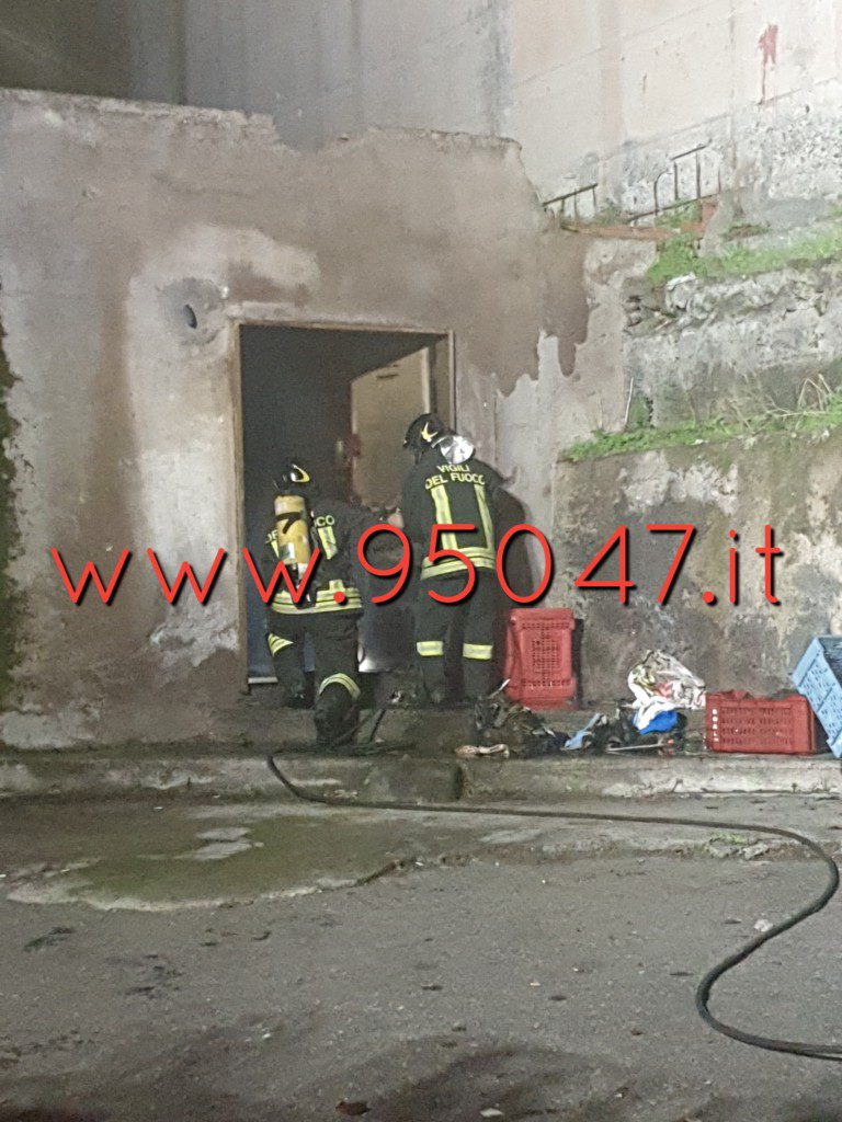 PATERNÒ: INCENDIO IN UN DEPOSITO, PROBABILE DOLO